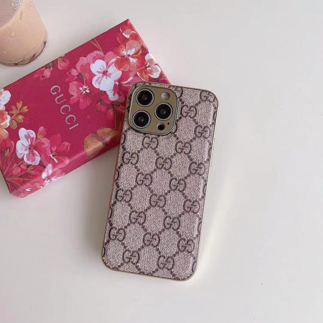 HypedEffects gucci Interlocking G Timeless iPhone 15 Case