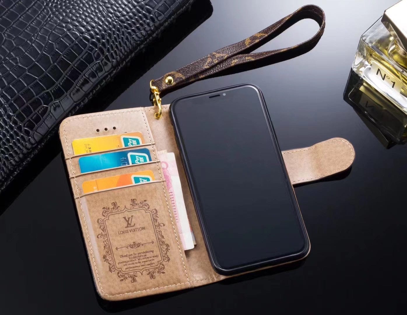 HypedEffects Leather gucci Folio Phone Cases for iPhone 15 | iPhone 16 | iPhone 17
