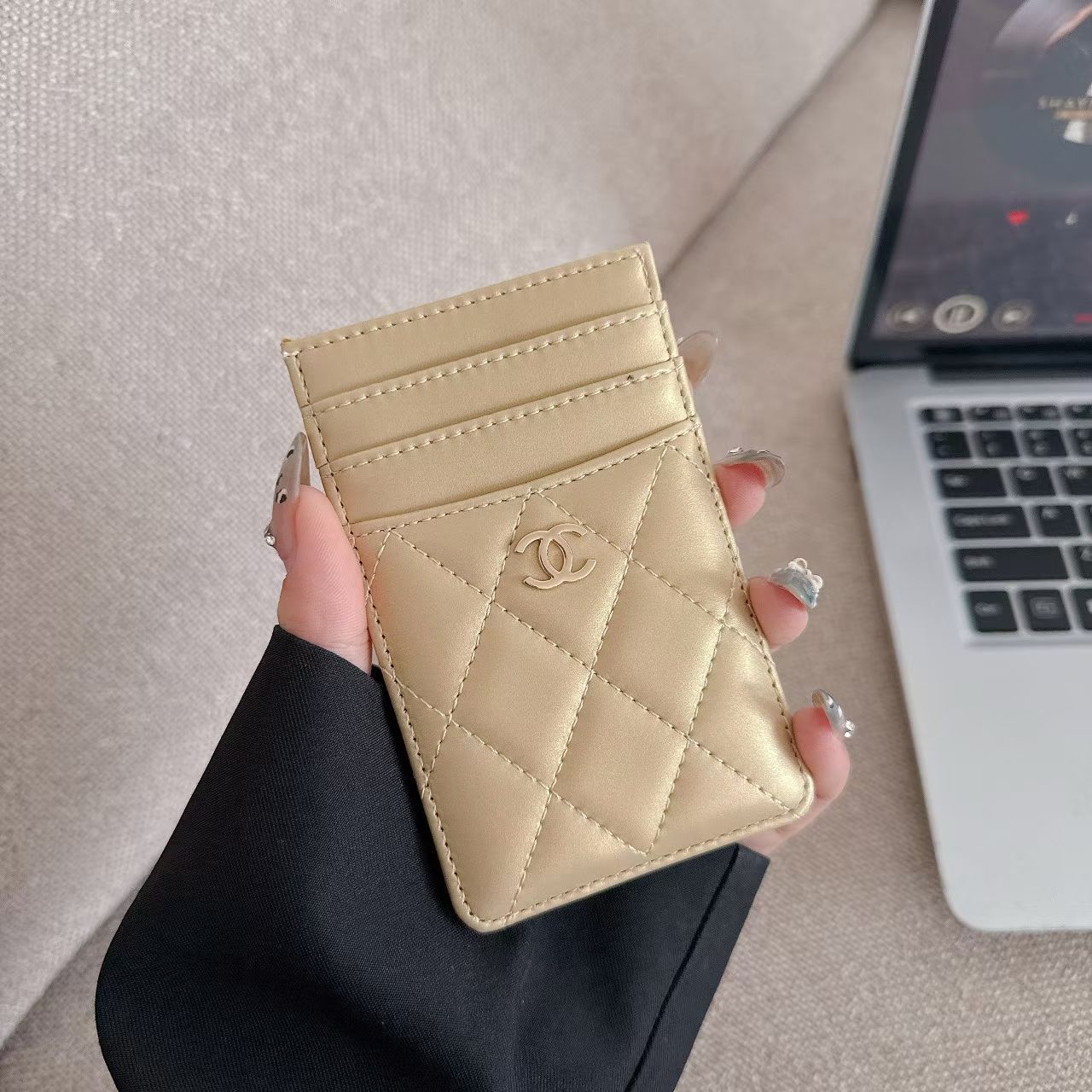 Chanel Quilted Slim Card Holder with Gold CC Logo – Multi-Slot Card Case