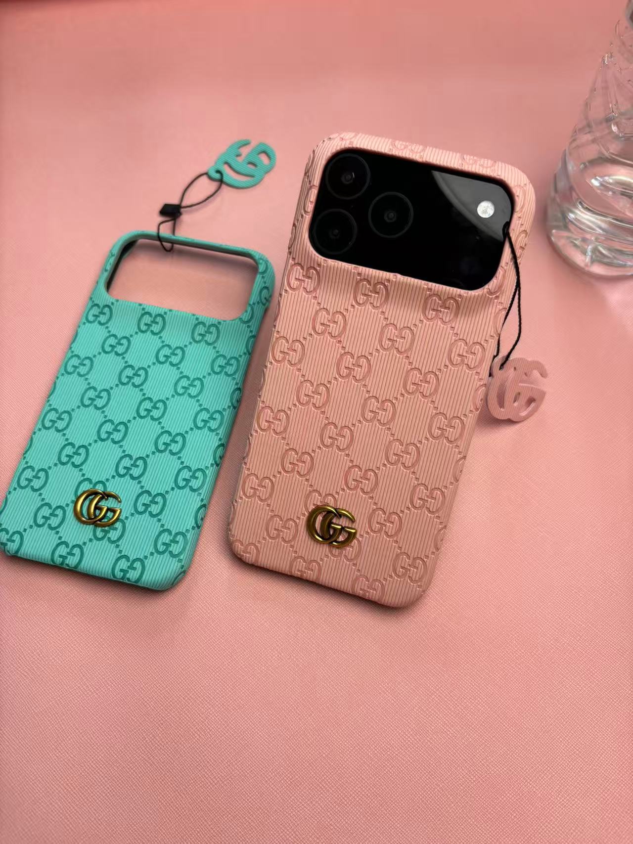Gucci Embossed GG Ribbed iPhone Case with Logo Charm – iPhone 13 to 17 Pro Max