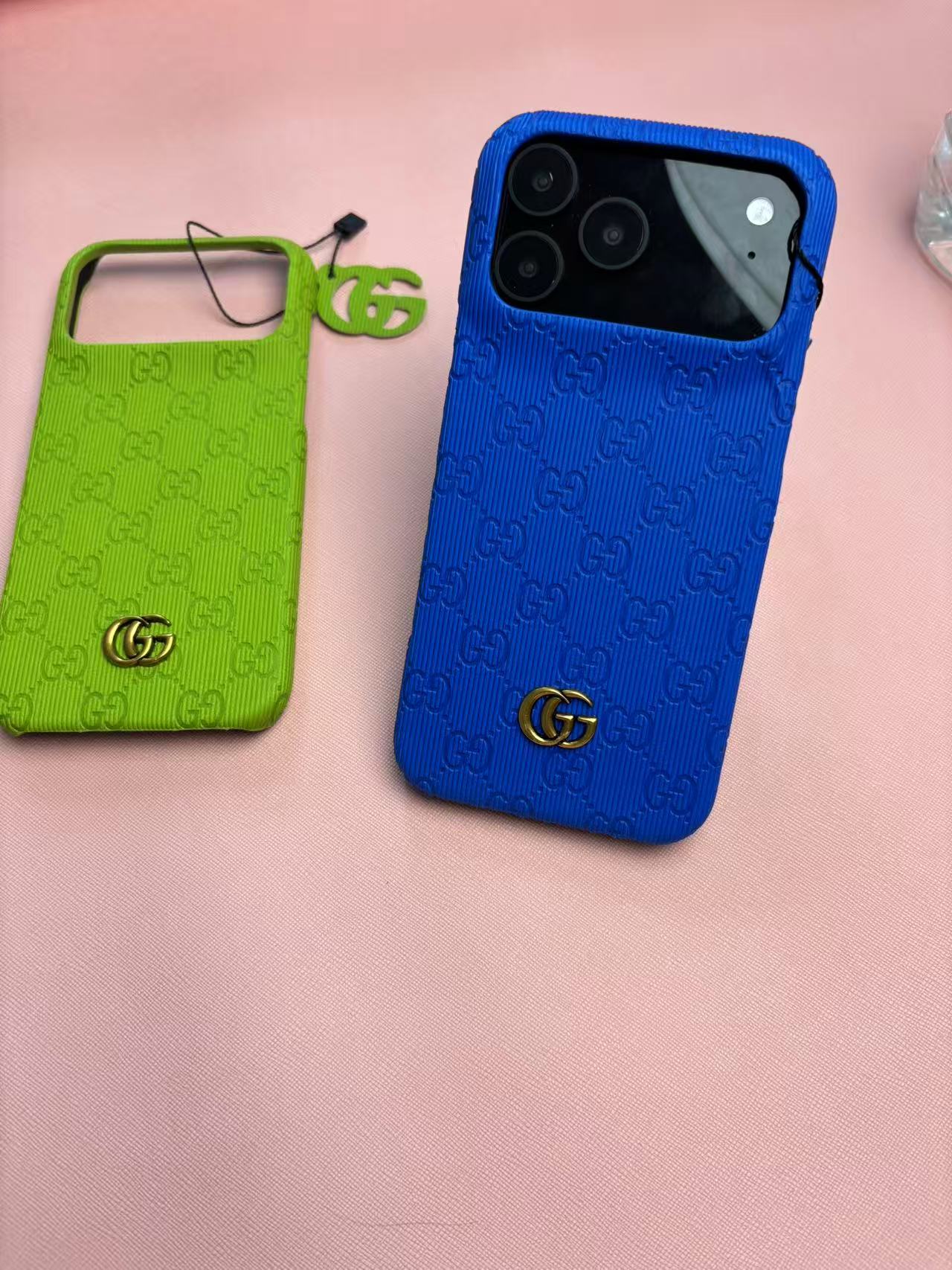 Gucci Embossed GG Ribbed iPhone Case with Logo Charm – iPhone 13 to 17 Pro Max
