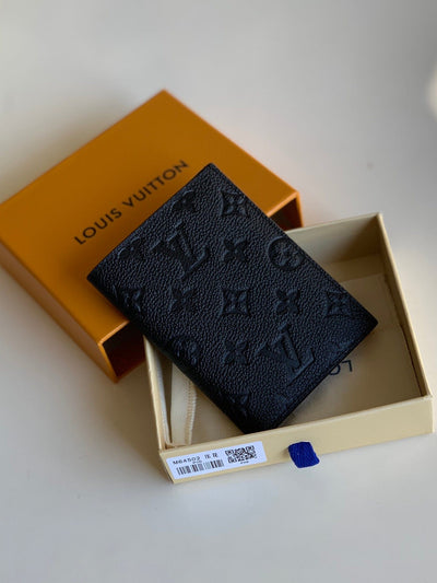HypedEffect Black Louis Vuitton Passport Holder