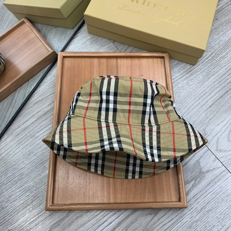 HypedEffect Burberry Vintage Check Bucket Hat