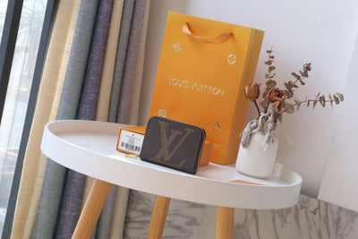HypedEffect Timeless Luxury: Louis Vuitton's Brown Monogram Purse