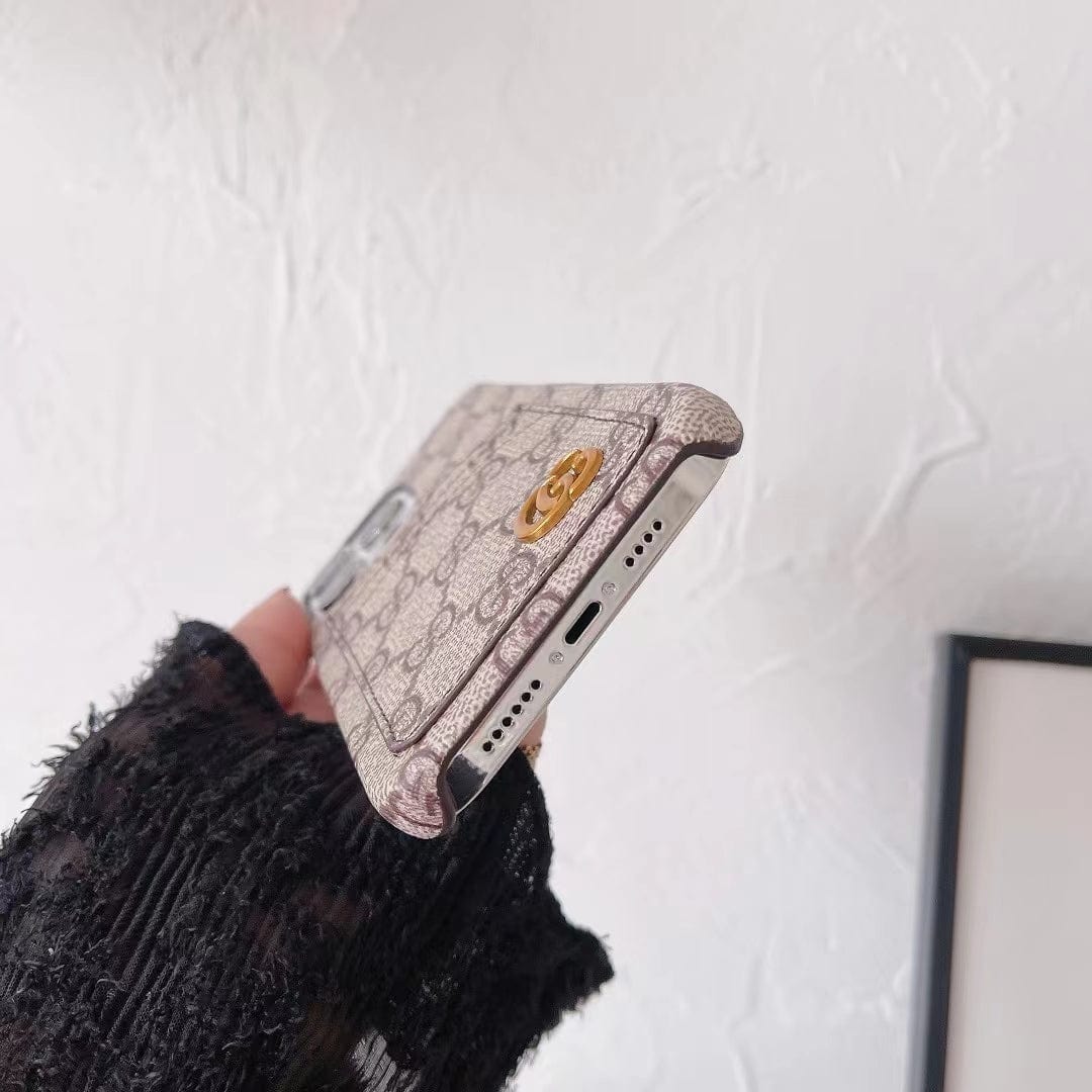 HypedEffects Embrace Italian Glamour The gucci iPhone 17 Pouch Case