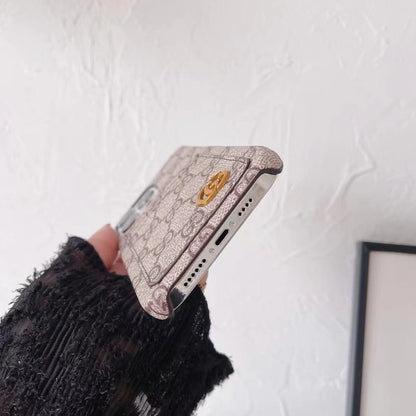 HypedEffects Embrace Italian Glamour The gucci iPhone 17 Pouch Case