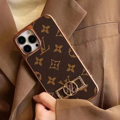 HypedEffects louis vuitton Monogram iPhone 15 Case with Golden louis vuitton Inlay