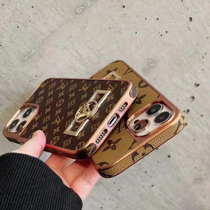 HypedEffects louis vuitton Monogram iPhone 15 Case with Golden louis vuitton Inlay