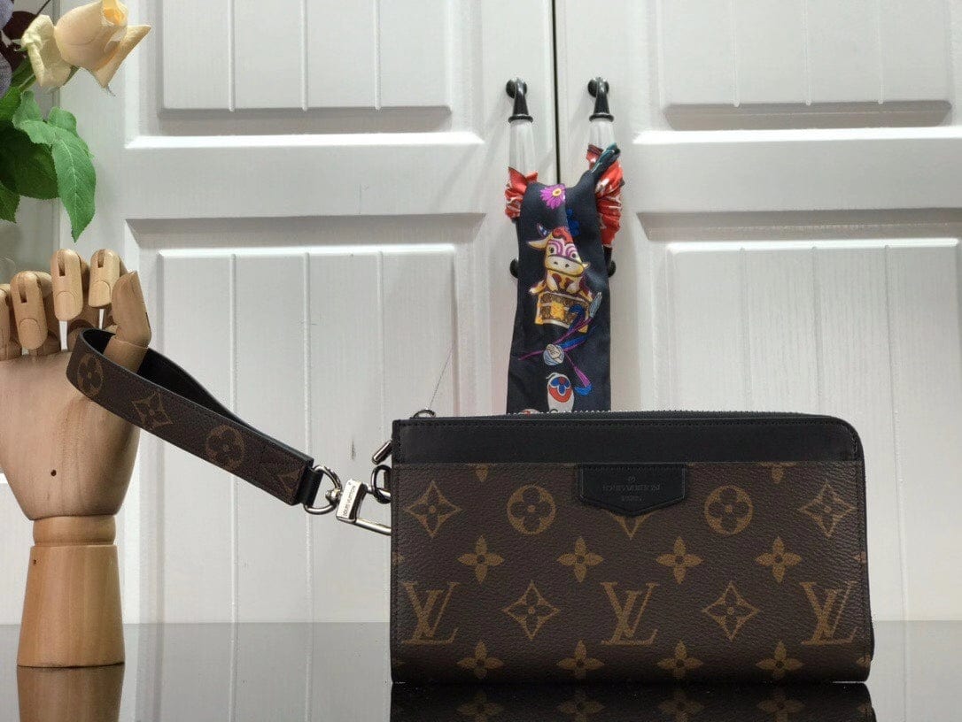 HypedEffects Luxury Monogram Wristlet Wallet